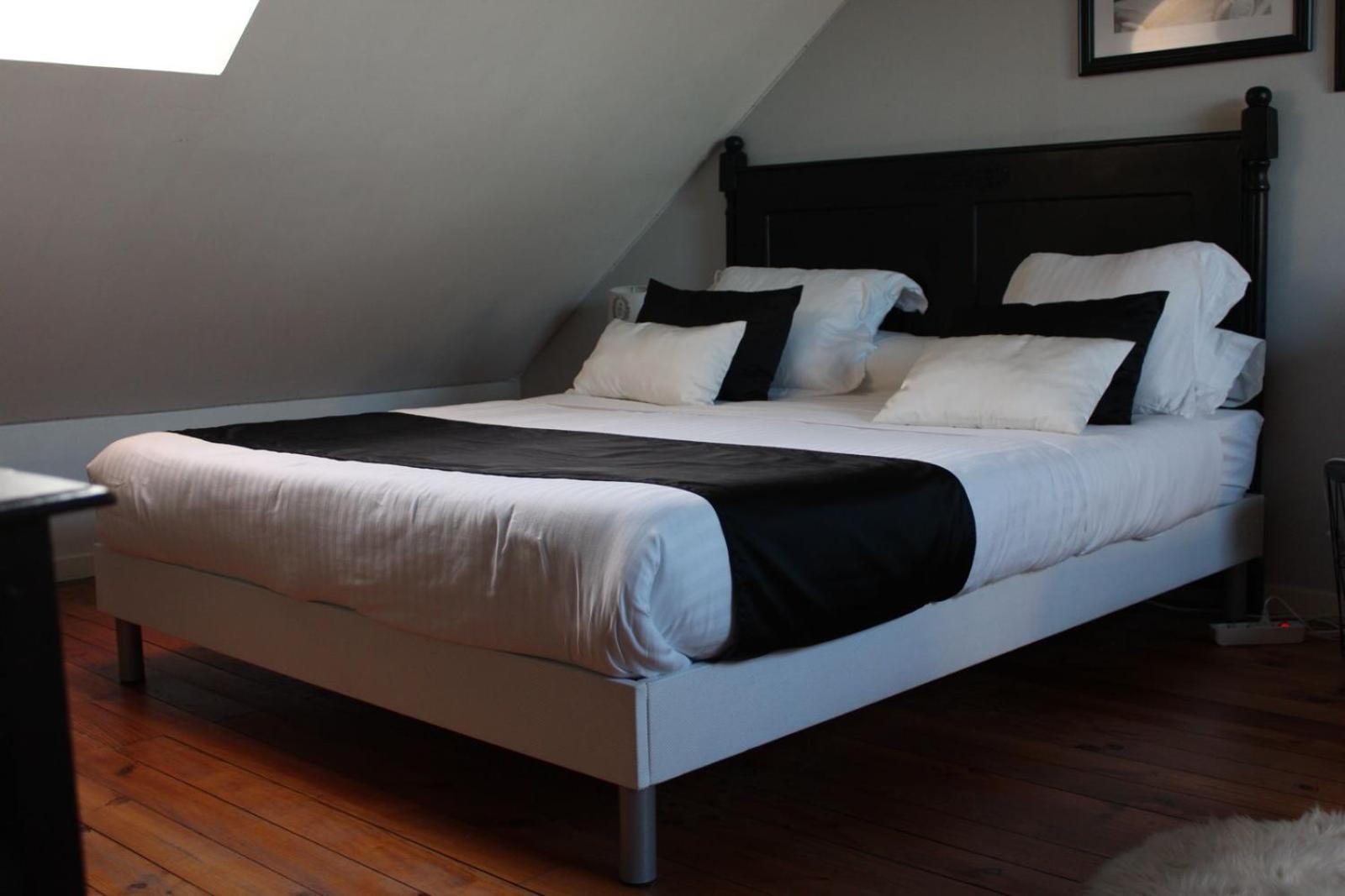 Bed and Breakfast Chez Patou Laval  Zewnętrze zdjęcie